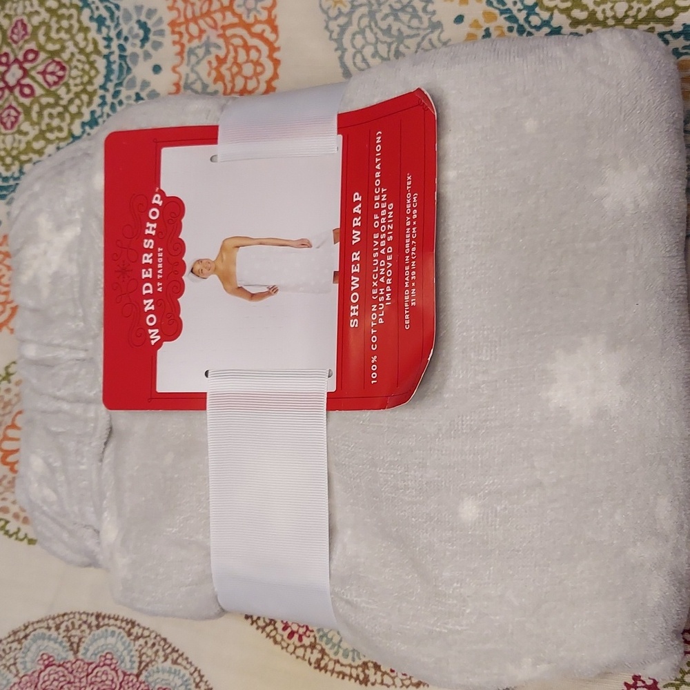 Snowflake shower wrap